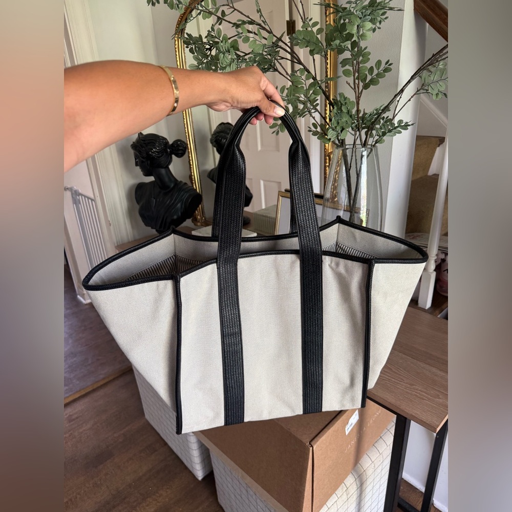 Tuckernuck shoulder bag